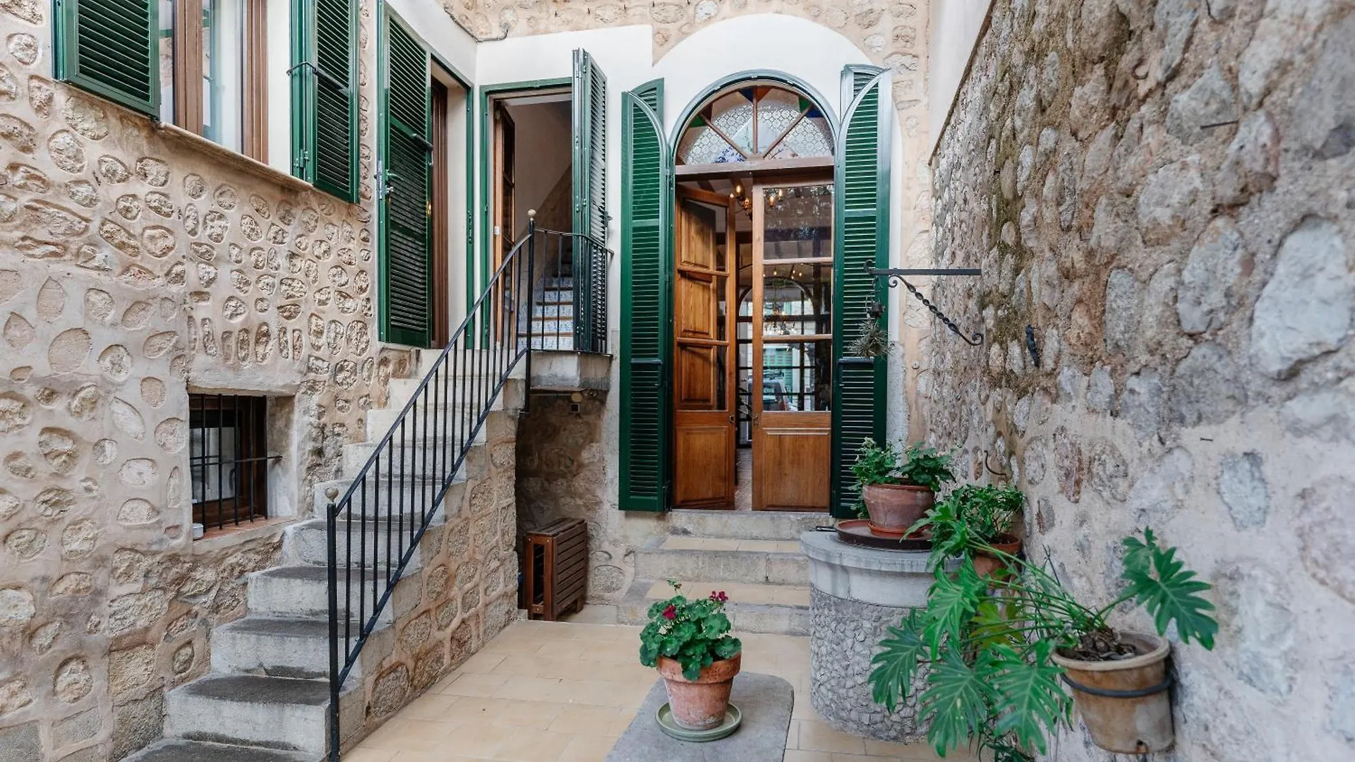 ***  Hotel Casa Bougainvillea 소예르 스페인